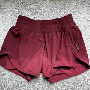 Lululemon tracker shorts